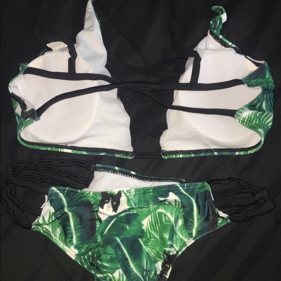 Green bikini set - Picture 3 of 3